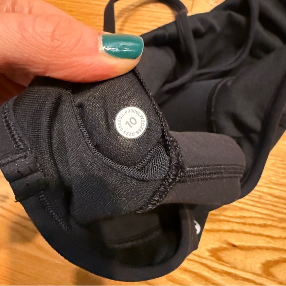 Lululemon Flow Y Bra Black 10 🖤🍋 - Picture 4 of 4